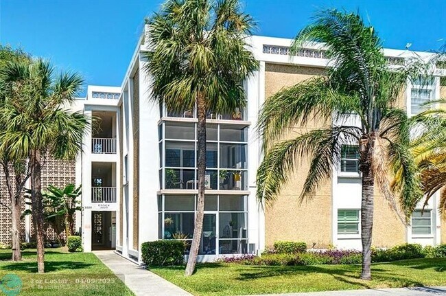 Foto del edificio - 3020 NE 16th Ave