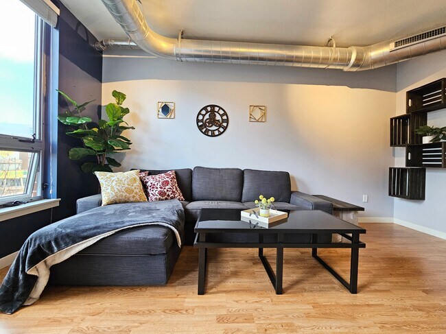 Foto del edificio - 1541 N Jefferson St
