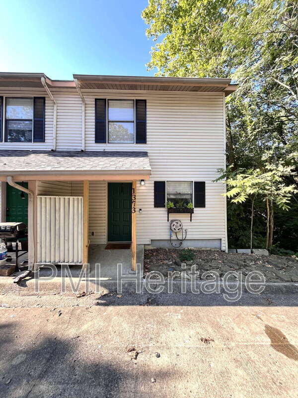 Building Photo - 1373 E Sequoyah Ct