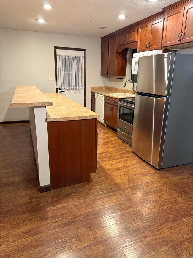 Foto del edificio - 236 Pine Knot Rd
