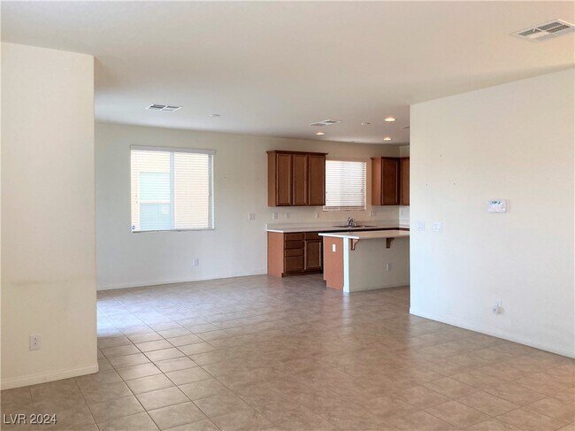 Building Photo - 9892 Sunriver Meadows Ave