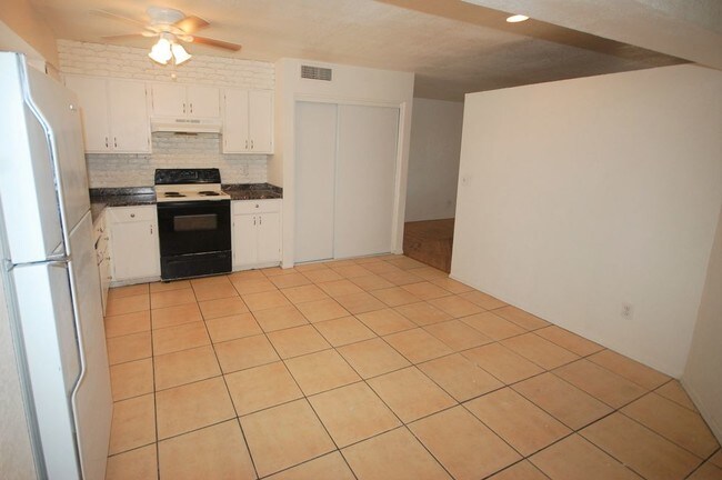 Foto del edificio - 2326 N 71st Ave