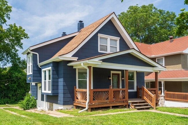 Building Photo - Charming 3-Bedroom Home with Spacious Layo...