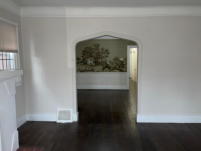 Building Photo - 3277 Calvert Ave