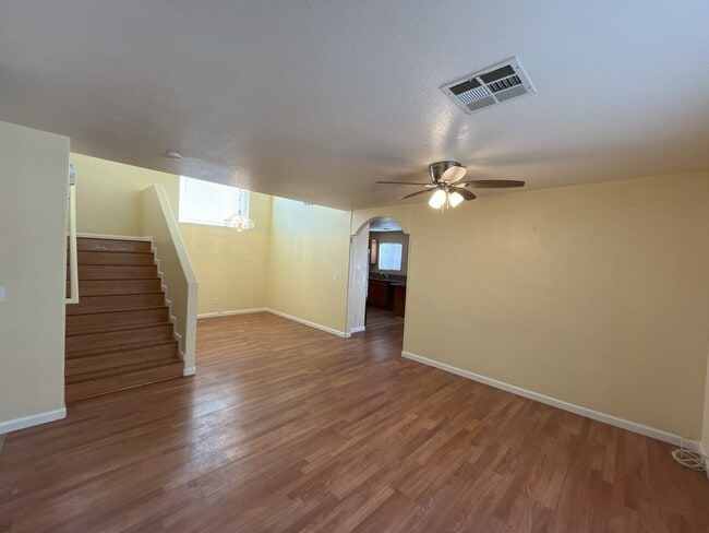 Building Photo - Experience luxurious living in this stunni...