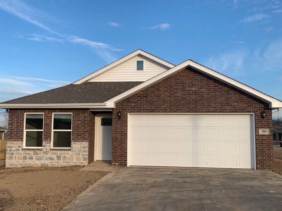 NEW 4 Bedroom Home In Highfill, Arkansas, House Rental in Gentry