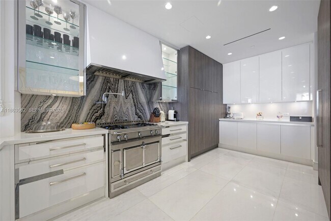 Foto del edificio - 17901 Collins Ave