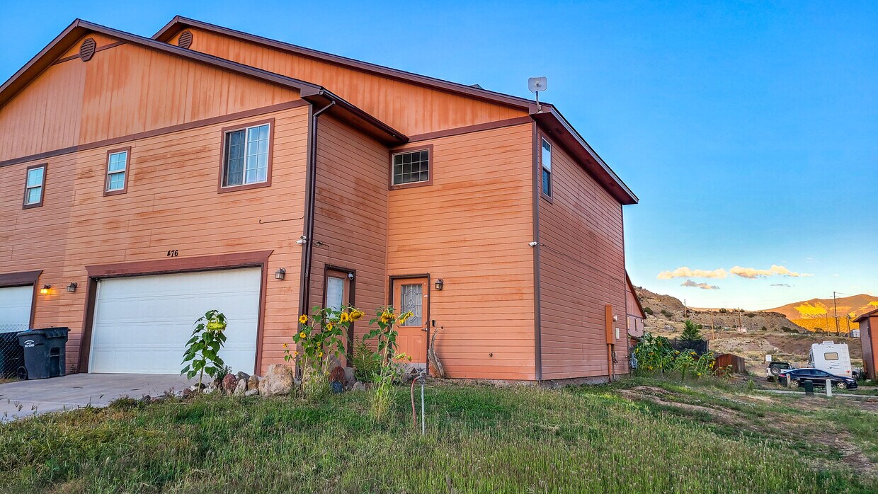 476 Charles Ave, De Beque, CO 81630 Townhome Rentals in De Beque CO