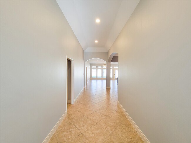 Building Photo - 106 Colina Vista Way