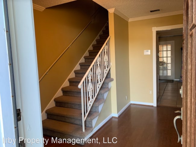 Building Photo - 4 br, 3 bath House - 730 Oak Hill Ct