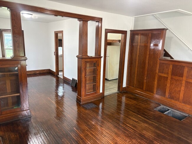 Building Photo - 3 Bedroom Duplex Apartment in Waterloo, IA