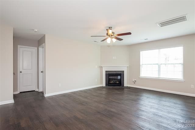 Foto del edificio - 2718 Waybrook Dr