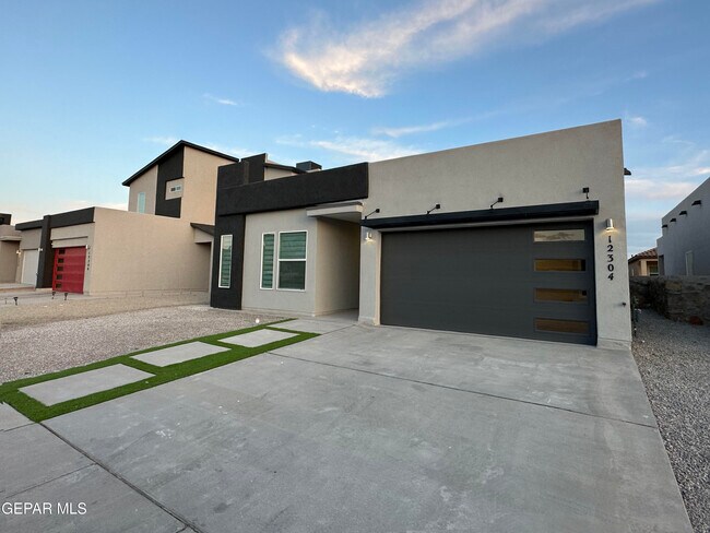 Building Photo - 12304 Desert Heights Ct