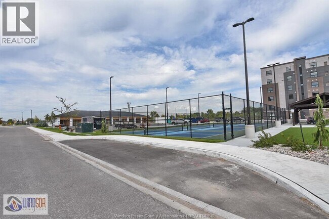 Building Photo - 728 Brownstone Dr