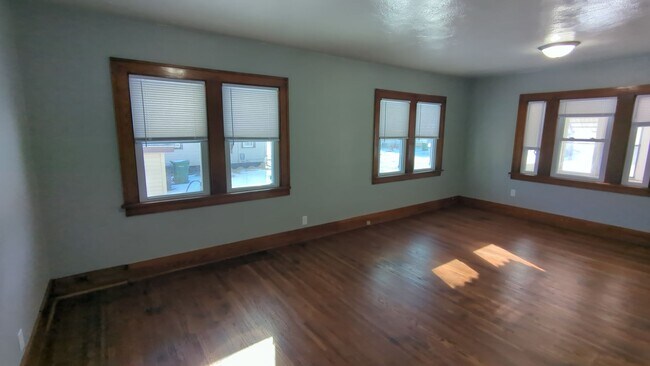 Foto del edificio - 3 bedroom, 1 bath home in Waterloo