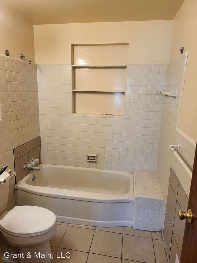 Building Photo - 2 br, 1 bath House - 15403 Evergeen