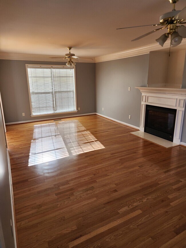 Foto del edificio - 4521 Cherry Forest Cir