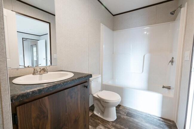 Building Photo - 10340 Midland Rd