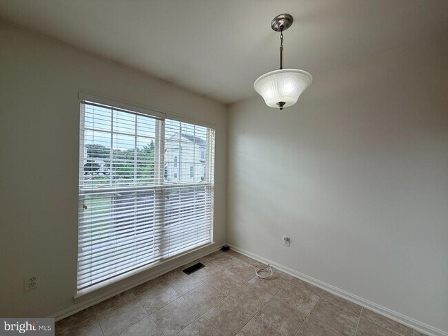 Foto del edificio - 125 Hidden Hill Cir