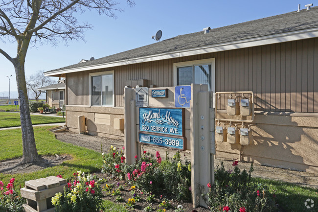 Building Photo - Midland Manor Apartments