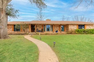 Building Photo - 1830 Quailwood Dr