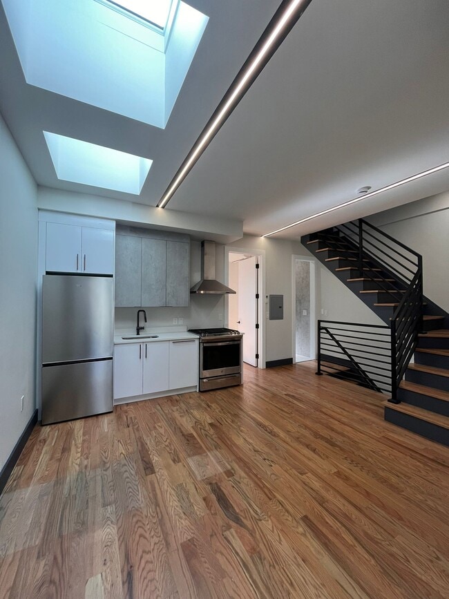 Building Photo - 604 Palisade Ave