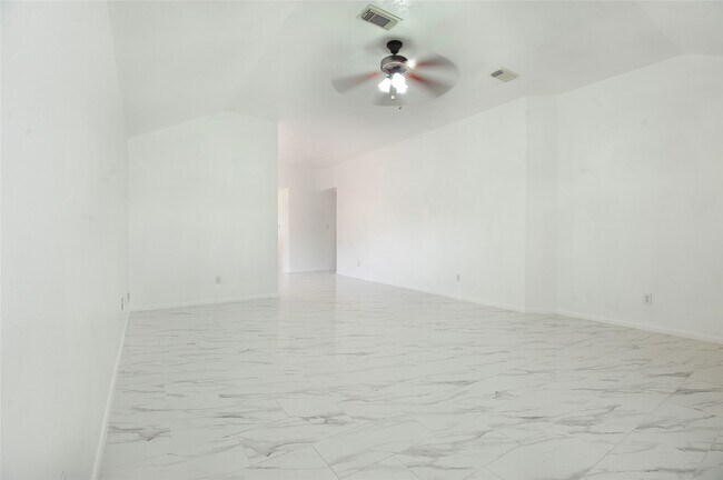 Building Photo - 7103 Bryton Park Dr