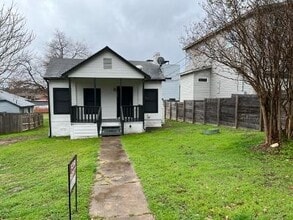 Building Photo - 1907 S L Davis Ave