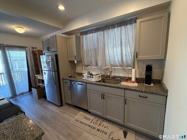 Foto del edificio - 322 Clark Ave