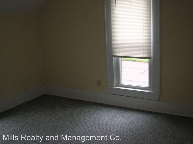 Building Photo - 402 E Wheeling St