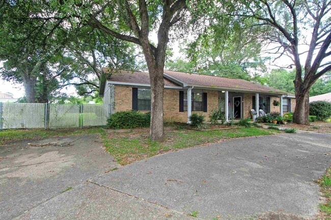 Building Photo - 9541 Sunnehanna Blvd