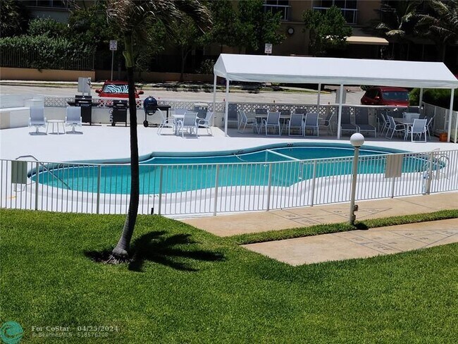 Foto del edificio - 1300 N Ocean Blvd