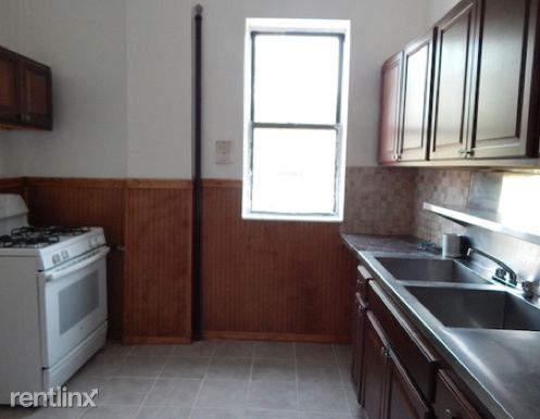 Foto del edificio - 566 Seneca Ave