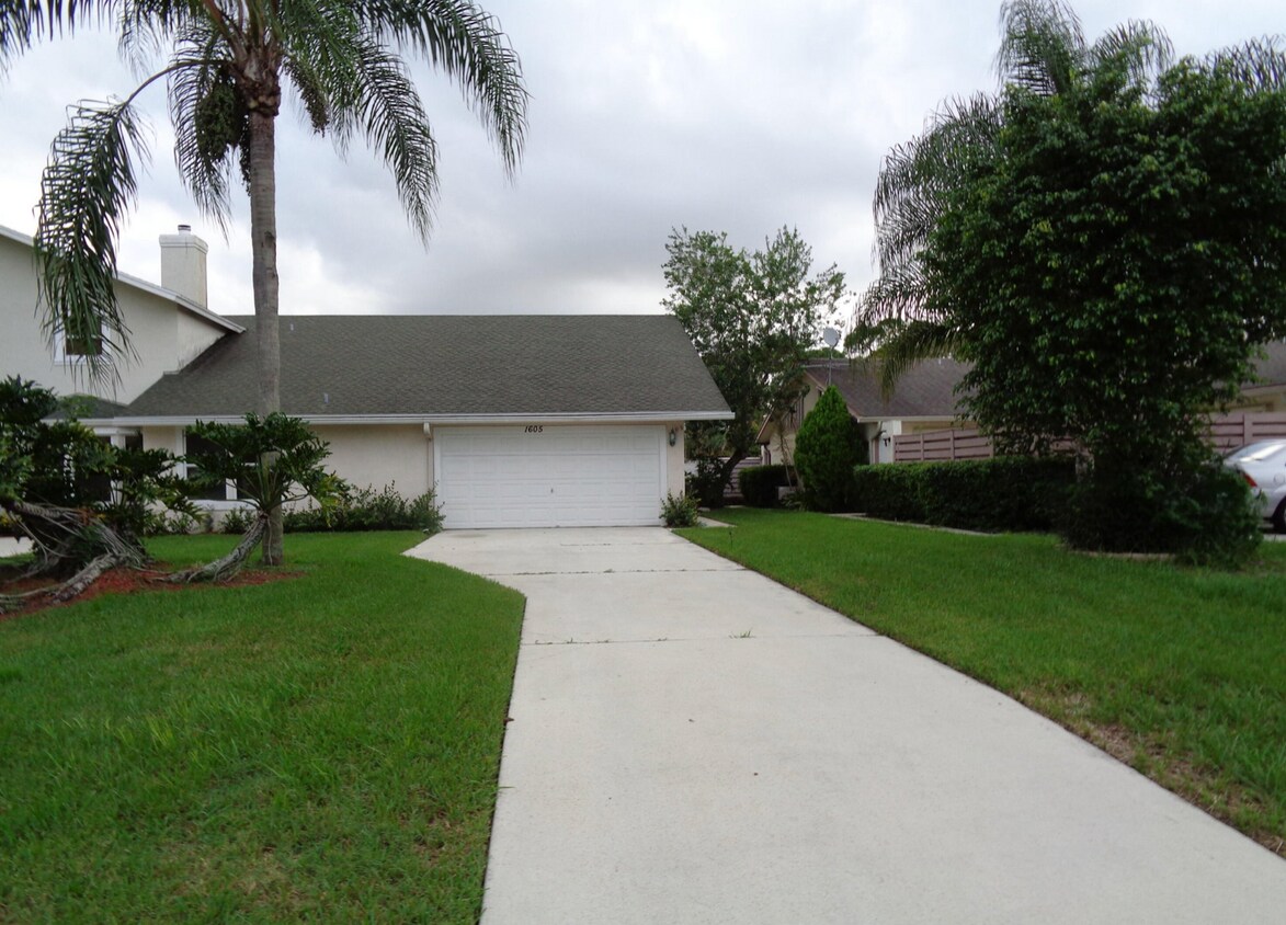 1605 Hawthorne Pl, Wellington, FL 33414 Townhome Rentals in