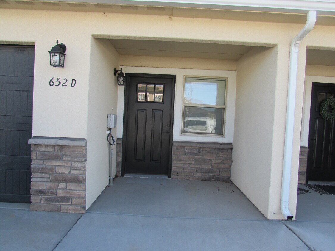 Foto principal - 652 Emma Ln