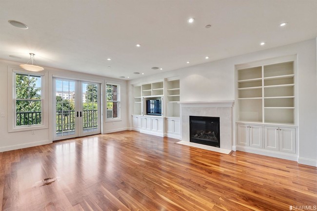 Foto del edificio - 325 Channing Ave