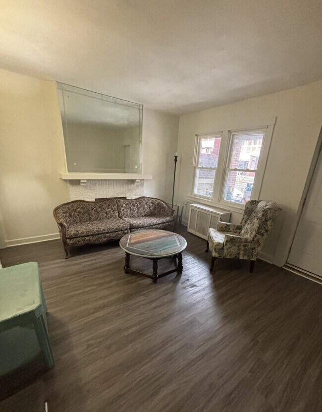 Sala de estar - 207 Chesterfield Rd