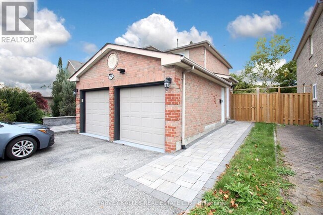 Photo du bâtiment - 295 Brimson Dr