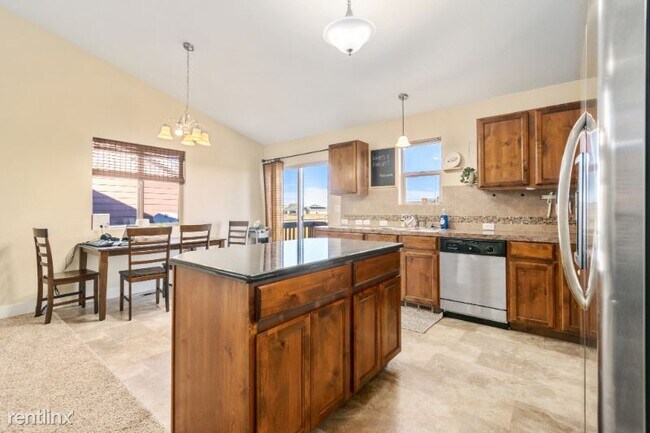 Foto del edificio - 3 br, 2 bath House - 4444 Radford Ave