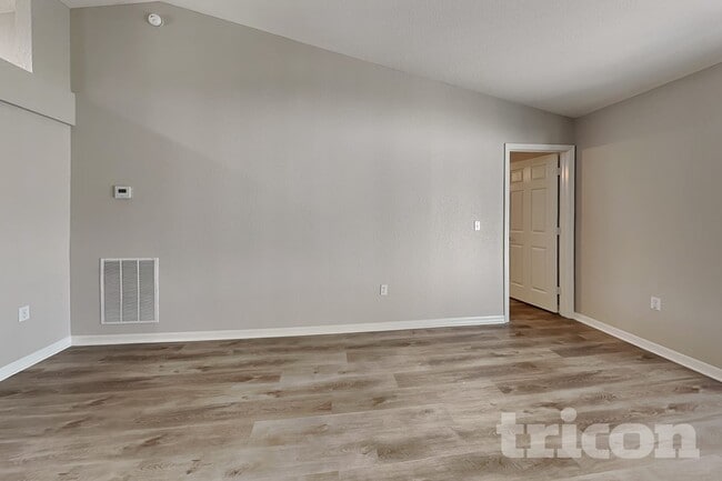 Building Photo - 2075 Sunflower St