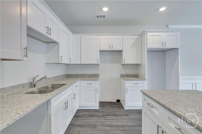 Foto del edificio - Townhome conveniently located near I-95