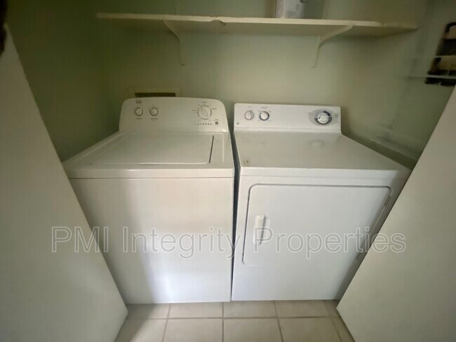 Foto del edificio - 1716 Brightside Dr