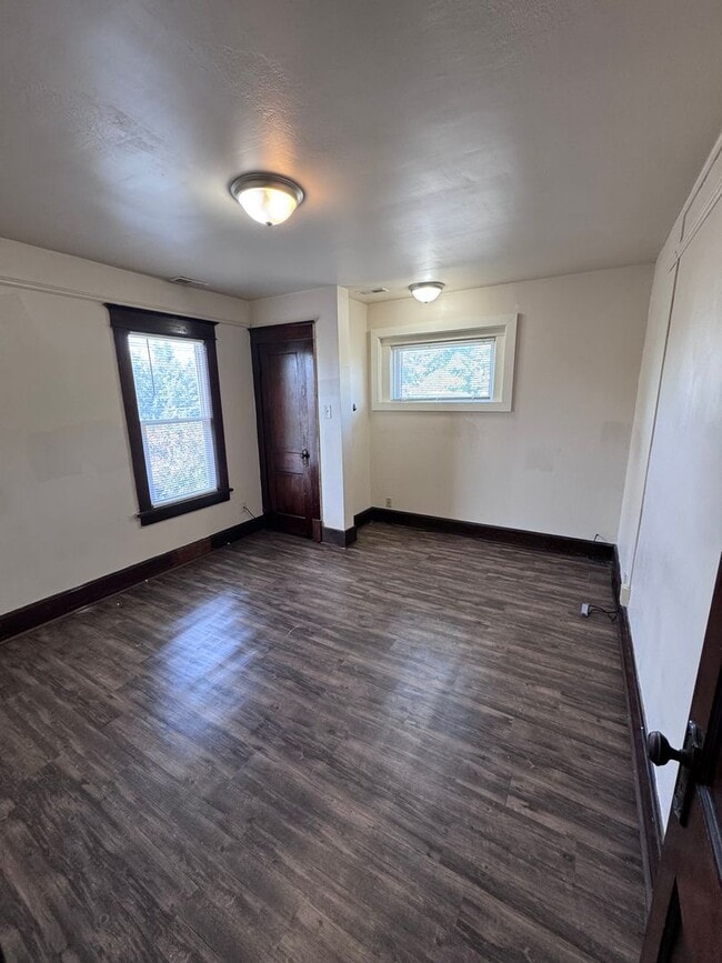 Building Photo - 4610 17th Ave
