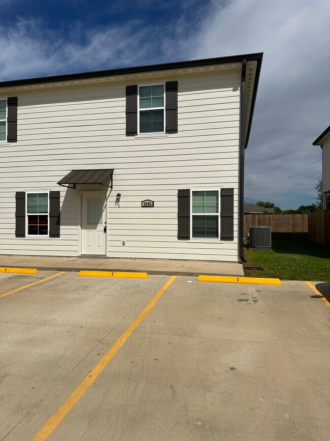 Building Photo - 5395 Weaver Rd