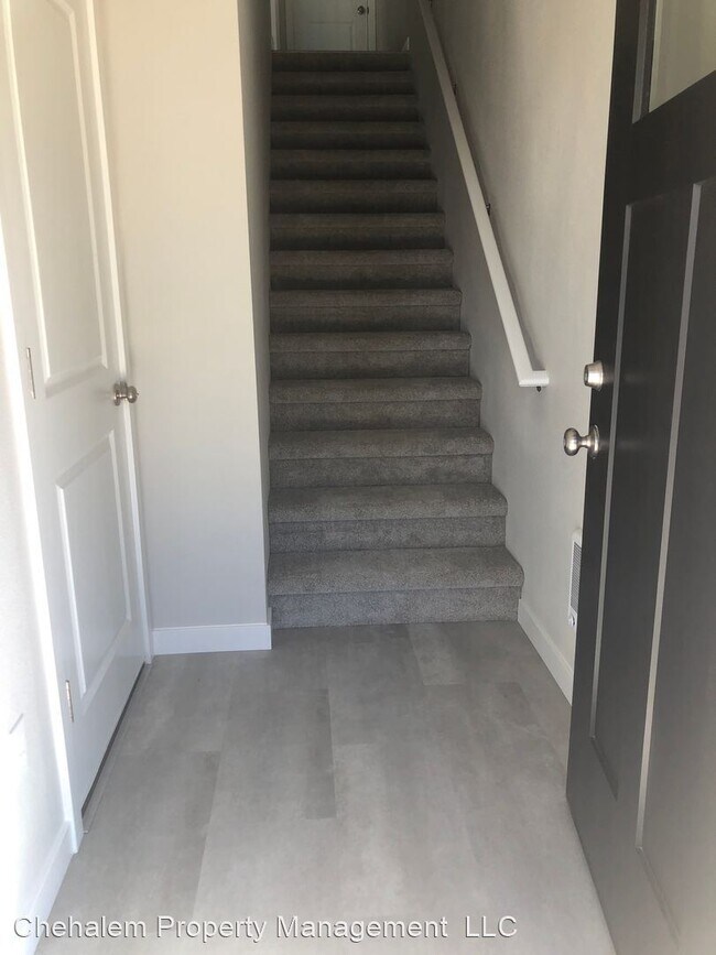 3 br, 2.5 bath House 1444 N. Siltstone Ave House for Rent in Newberg, OR