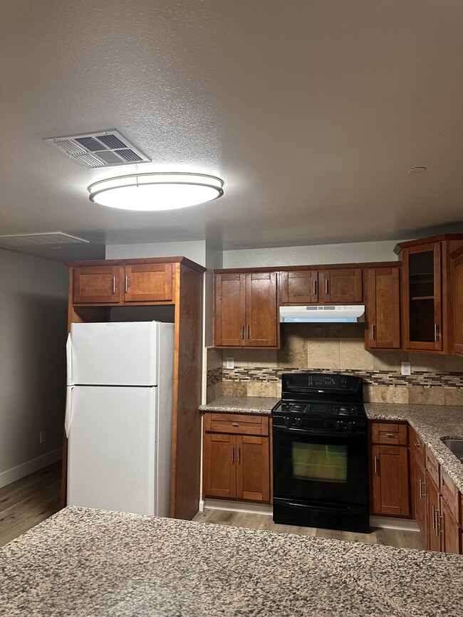 Building Photo - 843 W 76th St