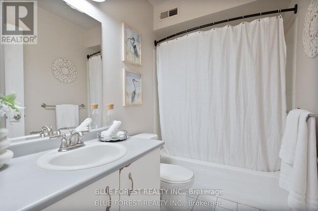 Building Photo - 1275 Bentley Dr