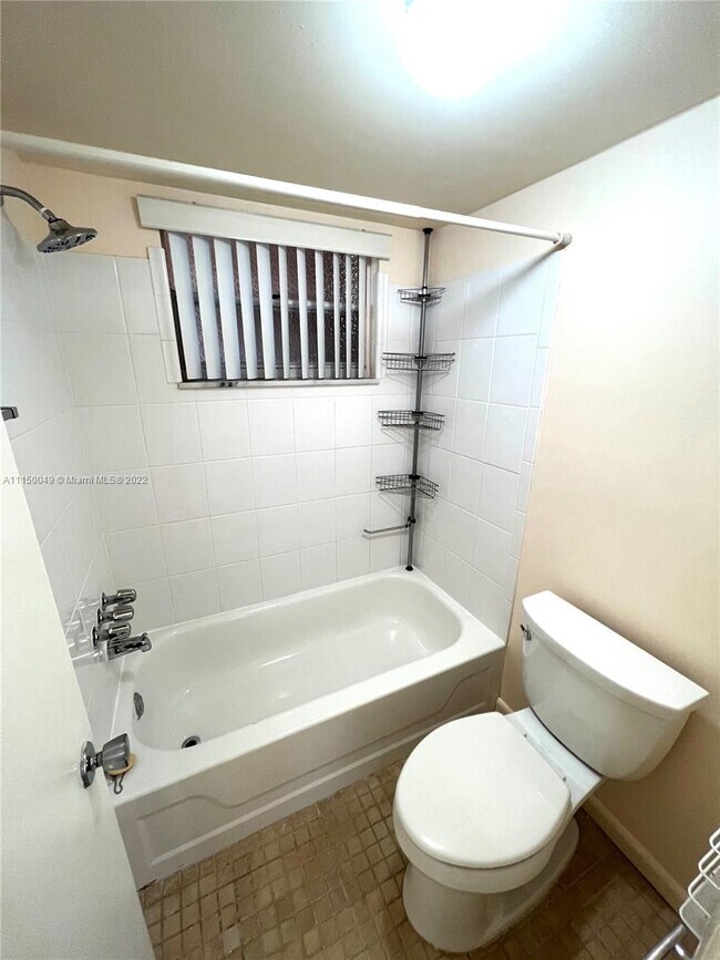 Foto del edificio - 6570 Royal Palm Blvd