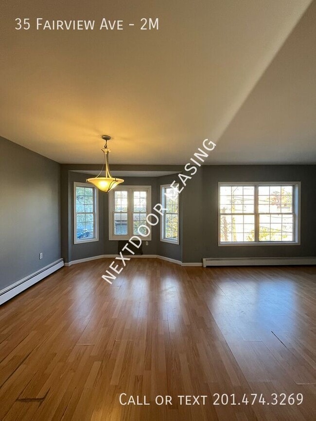 Foto del edificio - 35 Fairview Ave