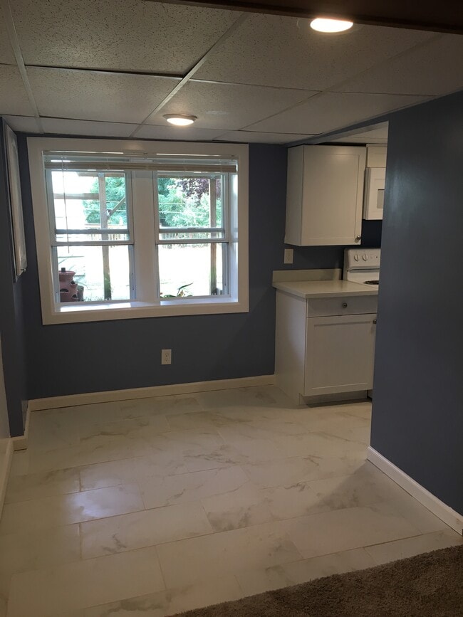 Sunny dining nook - 7322 28th Ave SW